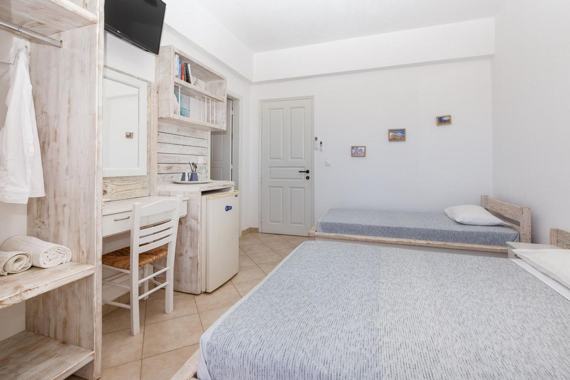 Harama Hotel Schinousa Schoinoussa Extérieur photo